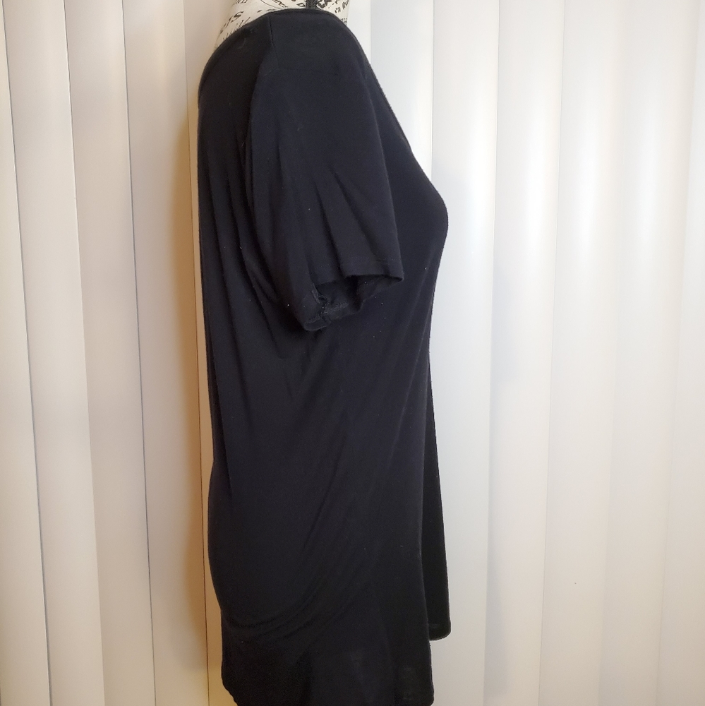 Black V neck tee - Picture 2 of 4